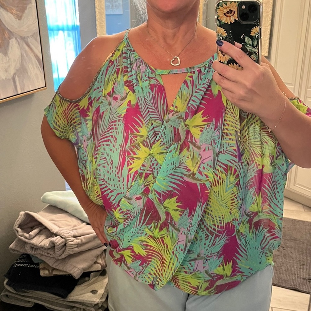 Jennifer Lopez off shoulder blouse